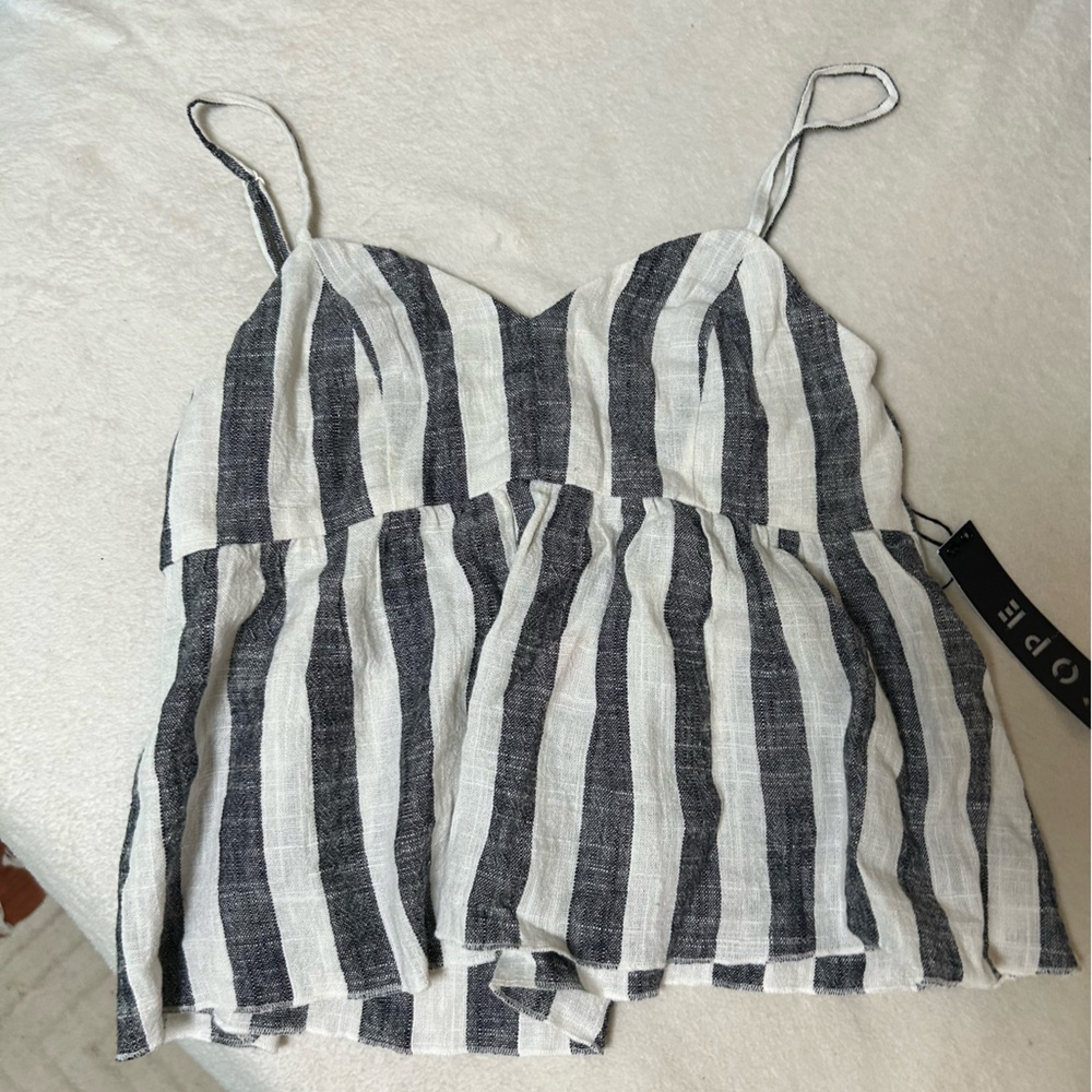 BNWT Boutique Crop Top